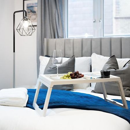 Chic 3 Bed Apartment Near London Bridge With Balcony Экстерьер фото