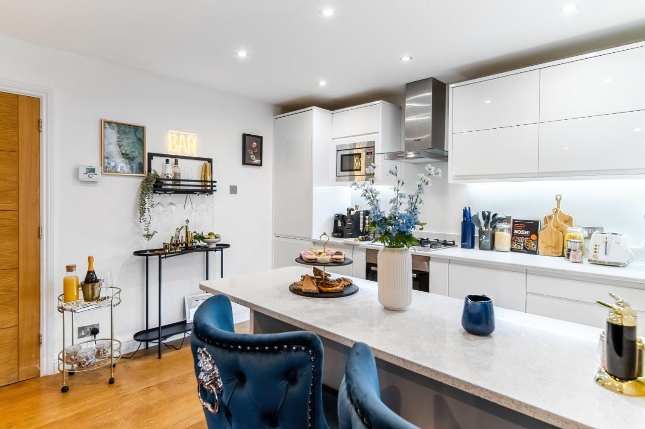 Chic 3 Bed Apartment Near London Bridge With Balcony Экстерьер фото
