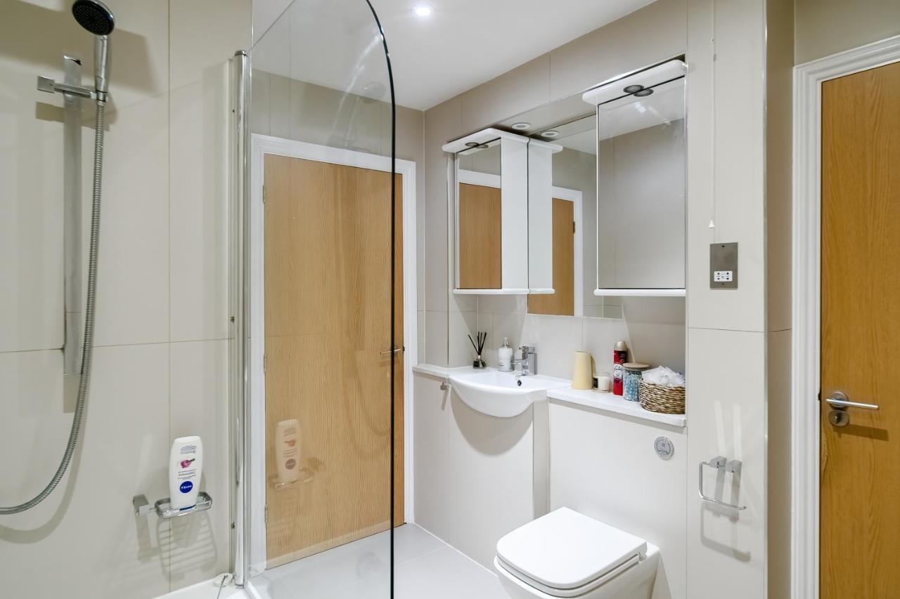 Chic 3 Bed Apartment Near London Bridge With Balcony Экстерьер фото